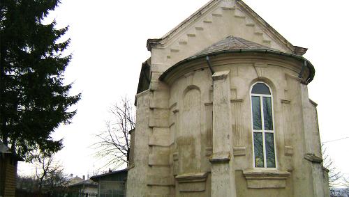 Exteriorul bisericii